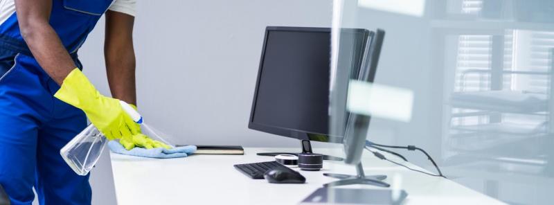 D&eacute;poussi&eacute;rage et entretien du mat&eacute;riel informatique, un geste essentiel pour vos bureaux